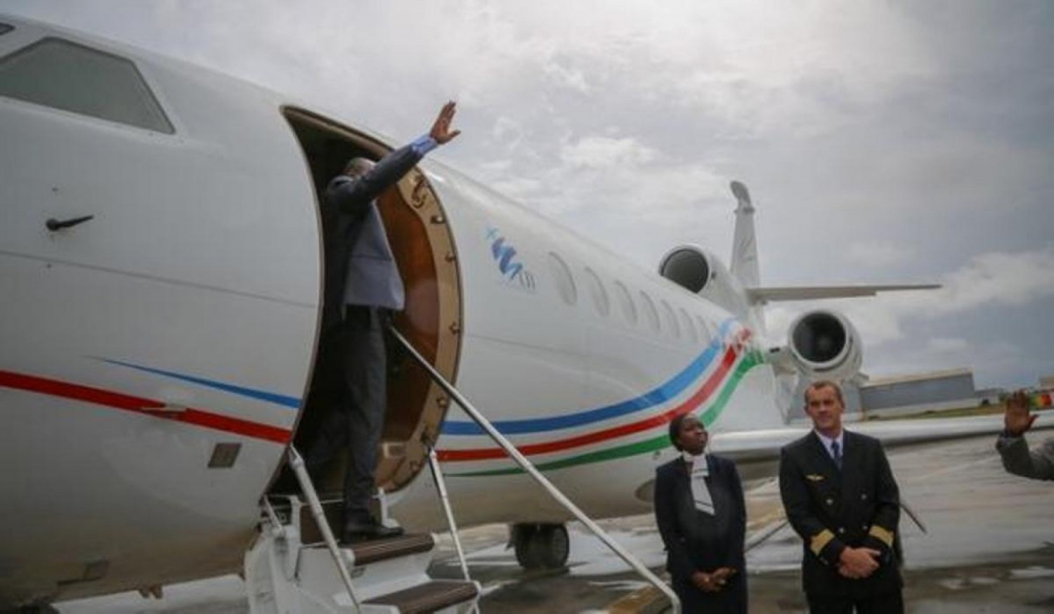 Guinée : L'ex-Président Alpha Condé s'envole pour les Emirats Arabes Unis