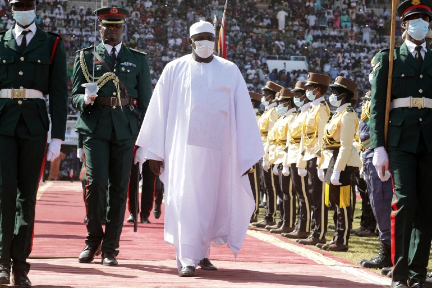 Gambie : Adama Barrow prête serment pour un second mandat de cinq ans
