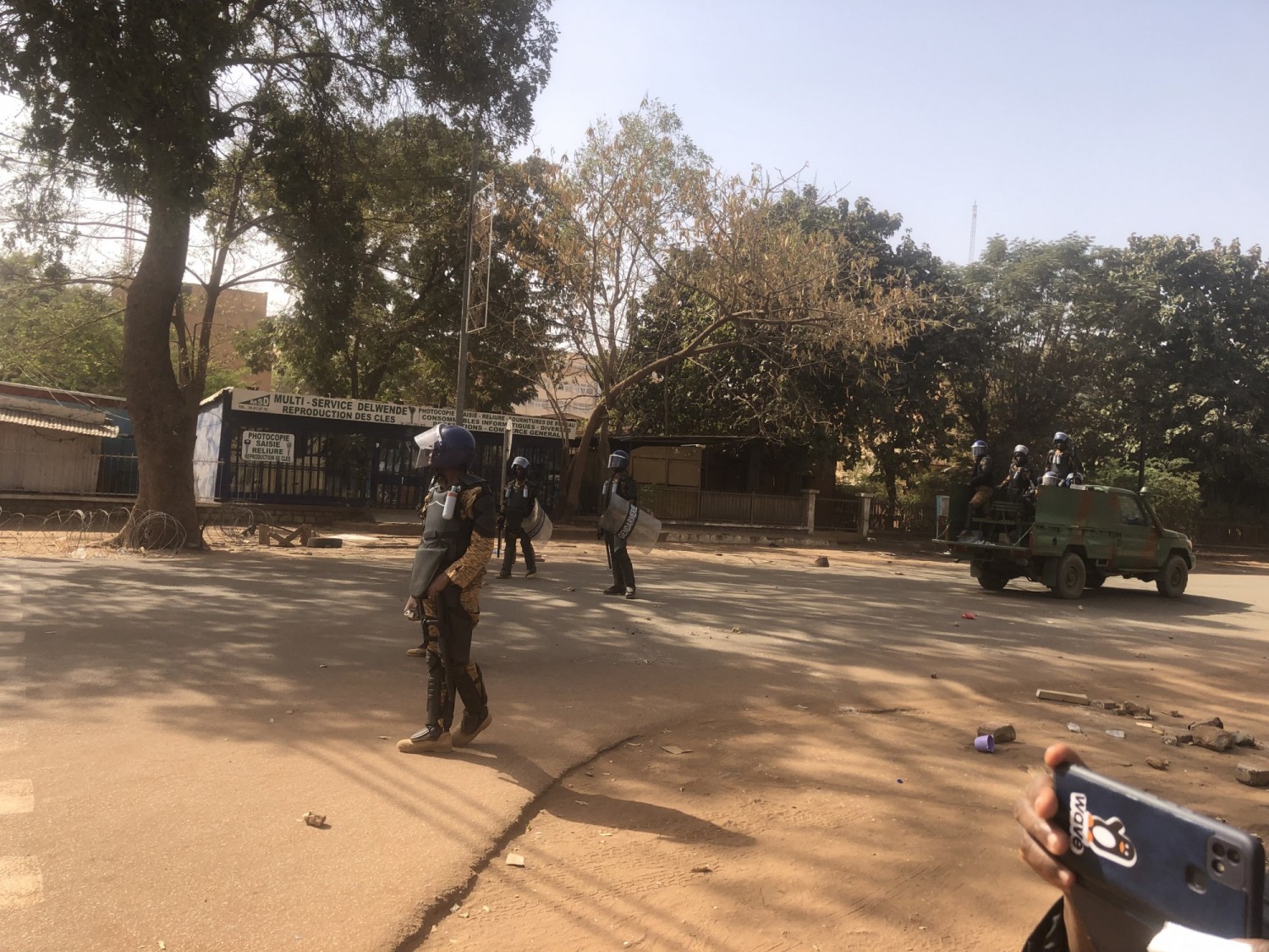 Burkina Faso : Chaude journée à Ouagadougou avec une manifestation dispersée au gaz lacrymogène