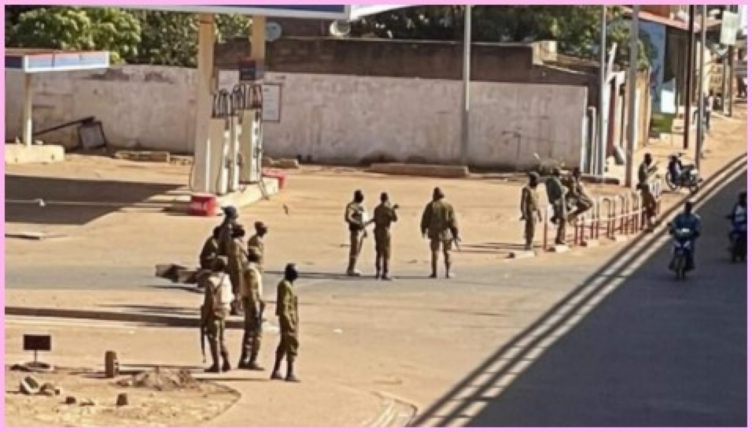 Burkina Faso : Un  couvre-feu décrété jusqu'à nouvel ordre et les écoles fermées après une mutinerie dans des casernes