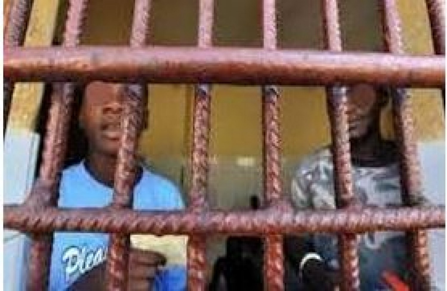 Côte d'Ivoire : Le Tribunal de Guiglo sans pitié pour deux braqueurs, prison à vie avec port de chaînes en cellule