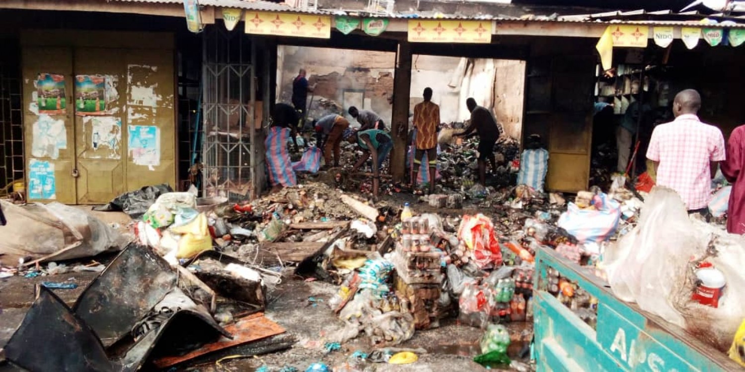 Côte d'Ivoire :   Yamoussoukro, le marché part en fumée pour la 6è fois, les dégâts estimés à des centaines de millions de FCFA