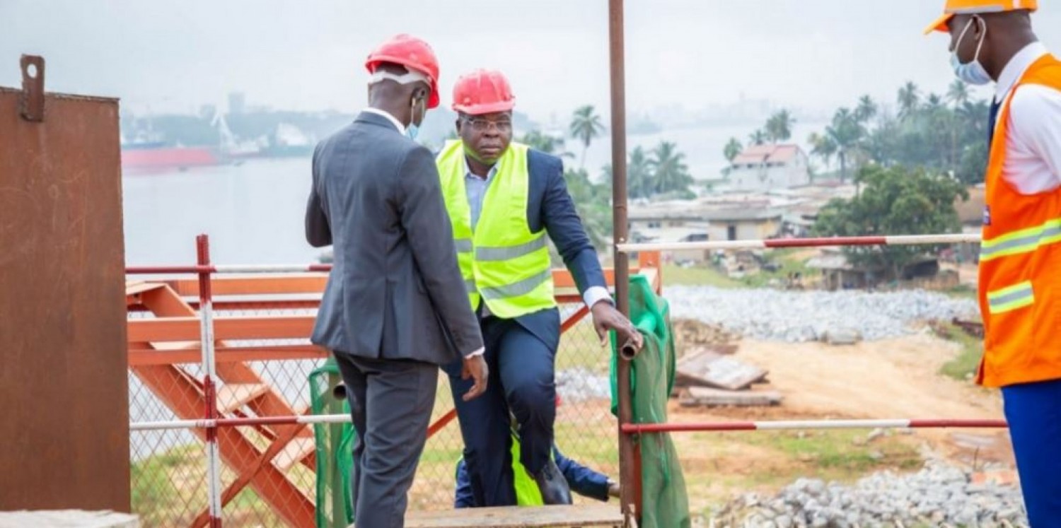 Côte d'Ivoire : En visite sur les chantiers de la construction du 4è pont, Amédé Kouakou insiste pour que le délai soit respecté et sur la sécurité des travailleurs