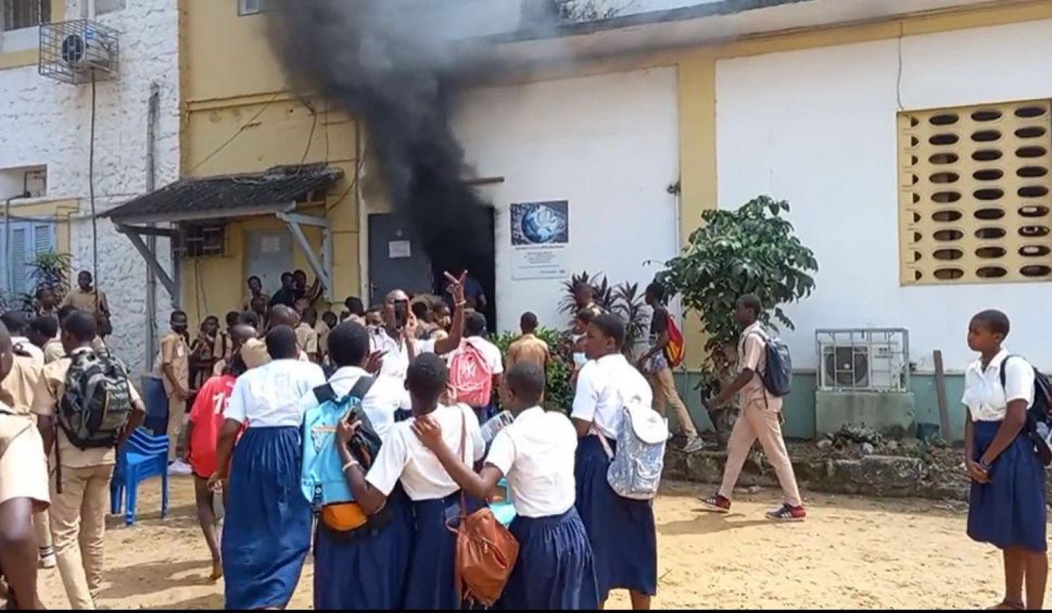 Côte d'Ivoire : Incendie déclaré au collège moderne du Plateau, plus de peur que de mal