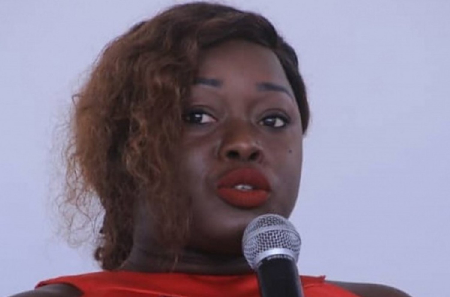 Côte d'Ivoire : Fleur Aké M'Bo Esther candidate malheureuse aux législatives à Agboville : «  J'ai été, maintes fois, victime de violences en ligne »