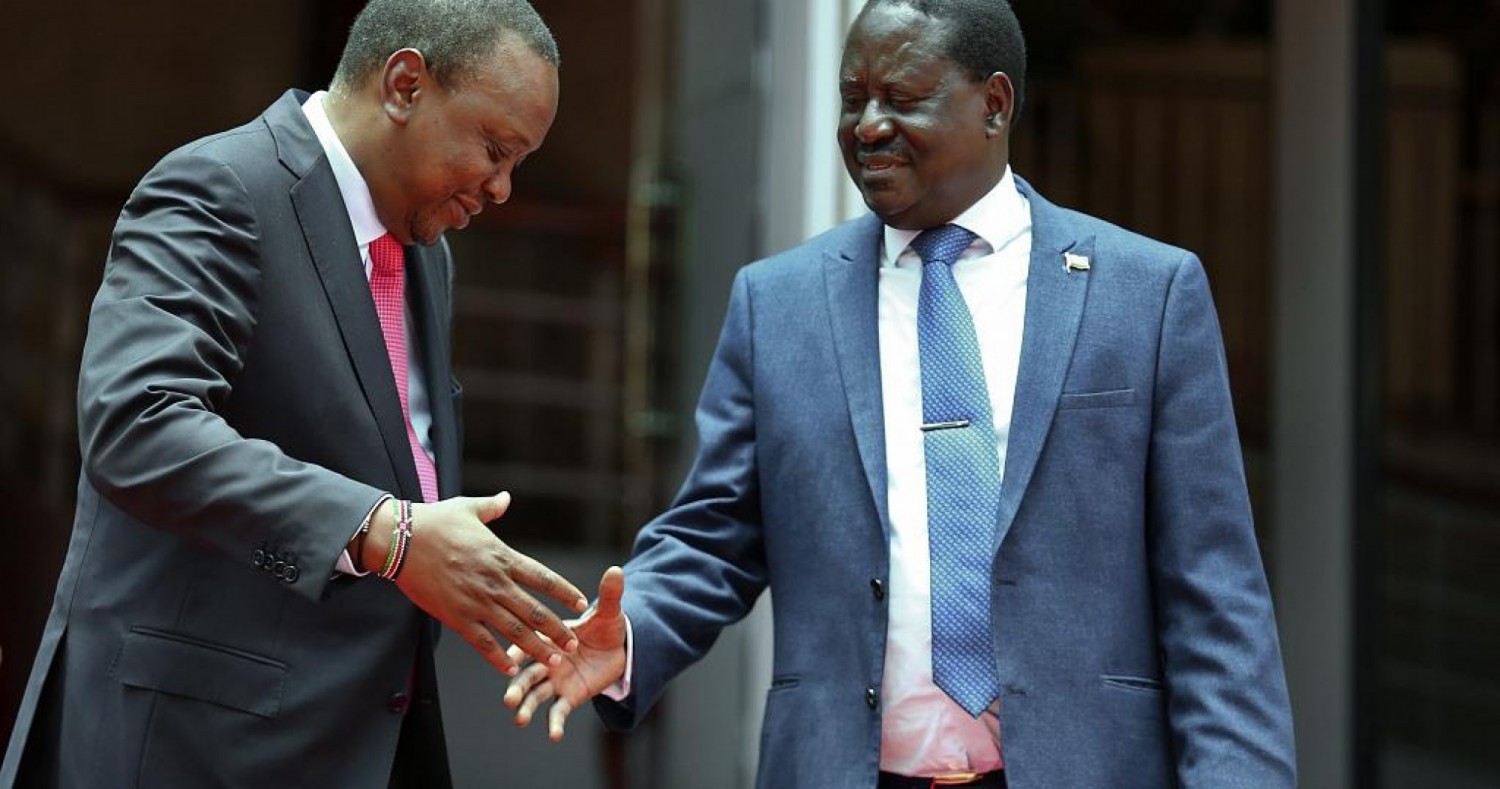 Kenya : Présidentielle , Kenyatta lâche William Ruto et apporte son soutien Odinga pour la présidentielle