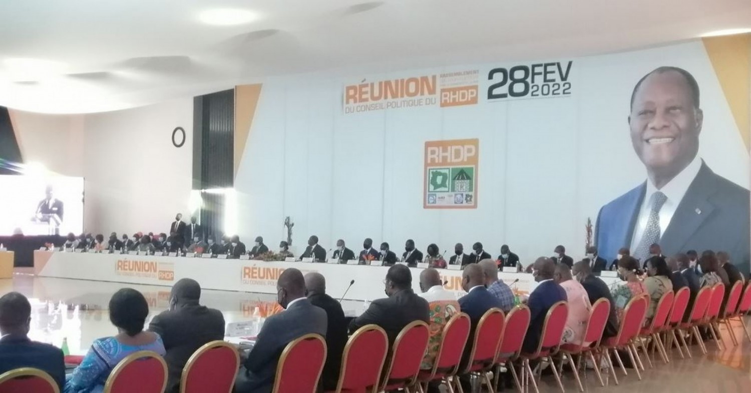 Côte d'Ivoire :   Réunion du Conseil Politique du RHDP, Ouattara dissout la Direction exécutive et crée un secrétariat exécutif