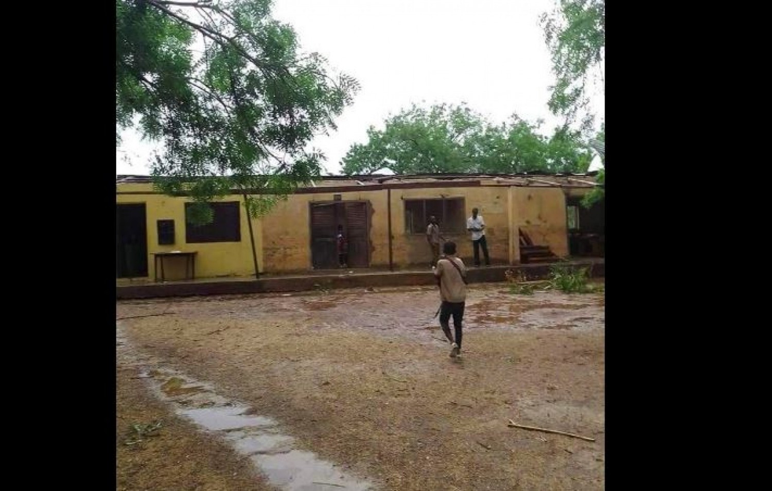 Côte d'Ivoire : Prikro, une forte pluie fait des dégâts, une école décoiffée et une personne blessée par la toiture