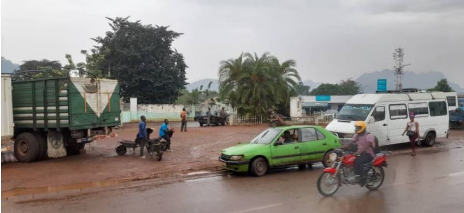 Côte d'Ivoire : Tonkpi, le nouveau Préfet de région fait l'amer constat de l'insalubrité et du commerce aux alentours de sa résidence