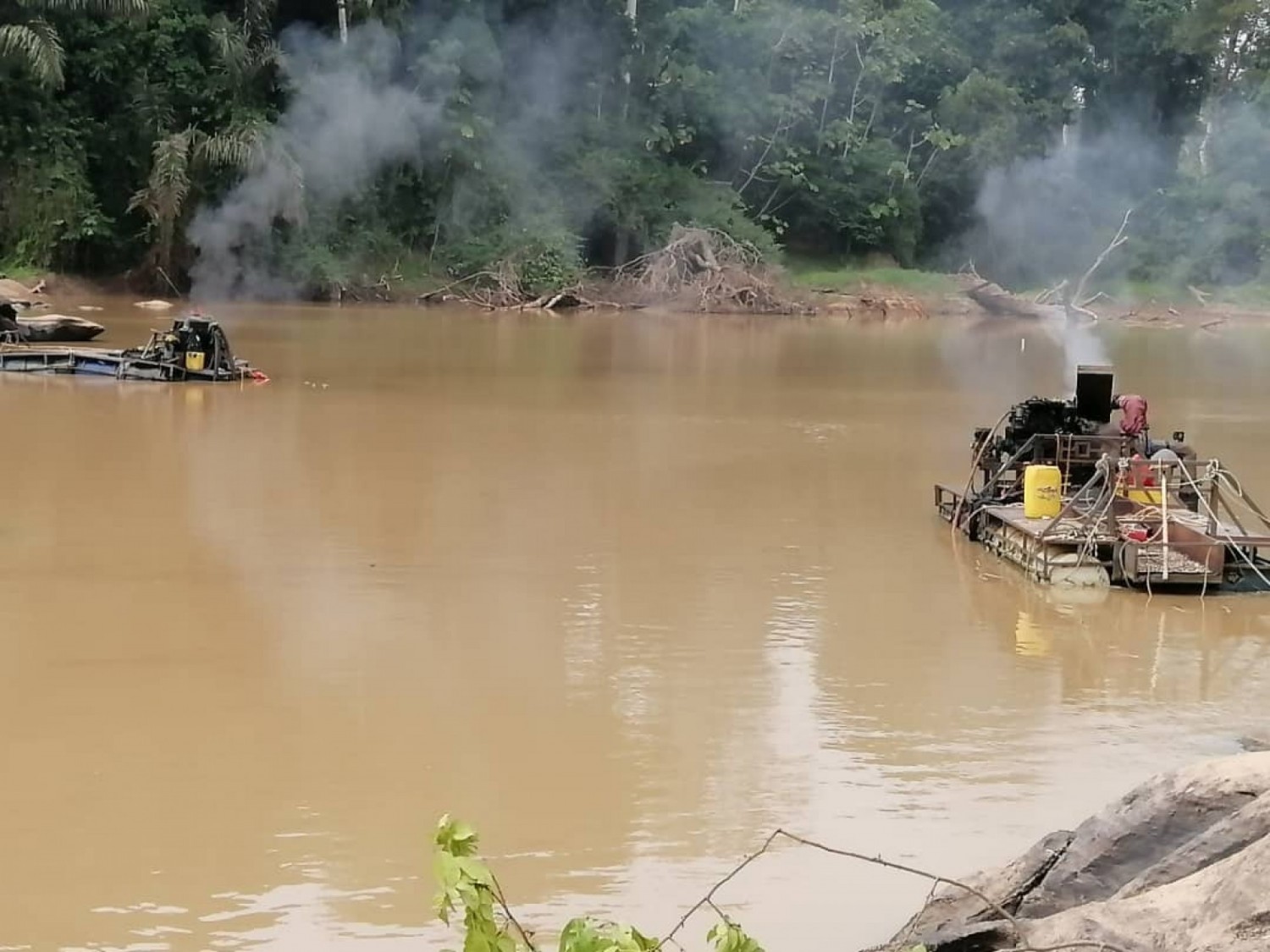 Côte d'Ivoire : Lutte contre l'orpaillage clandestin, la Sodefor détruit des installations sur le fleuve Comoé