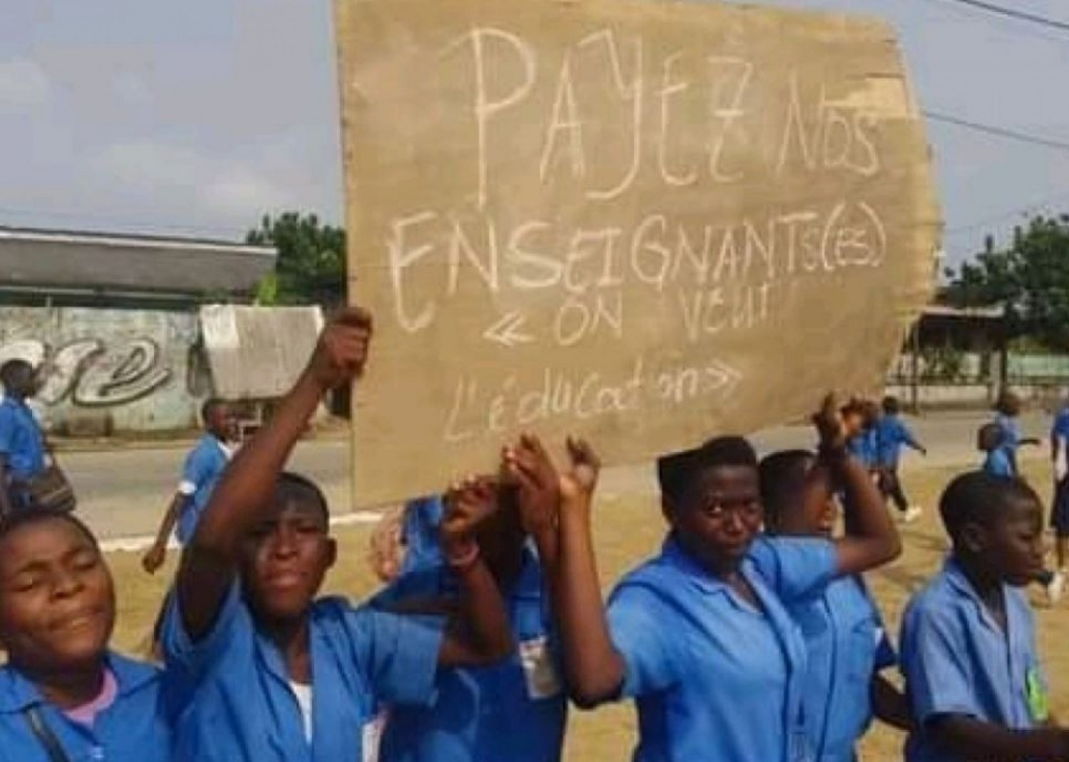 Cameroun : Secoué par la grève des enseignants, Biya multiplie les gestes d'apaisement