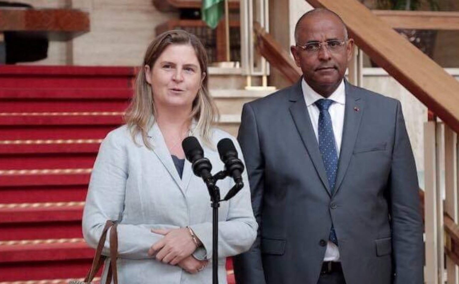 Côte d'Ivoire :     Un rapport de la Banque mondiale préconise la révision des cadres juridiques pour faciliter la concurrence