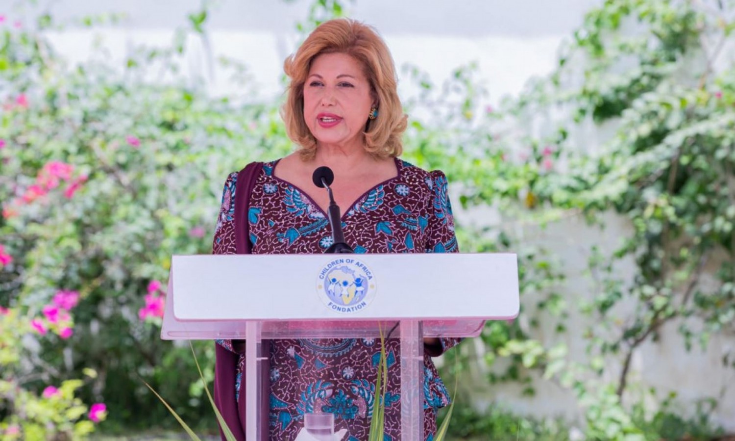 Côte d'Ivoire :  Financé grâce aux recettes de 2018, Dominique Ouattara présente, le Groupe scolaire d'excellence Children of Africa d'Abobo à ses invités du 8ᵉ gala