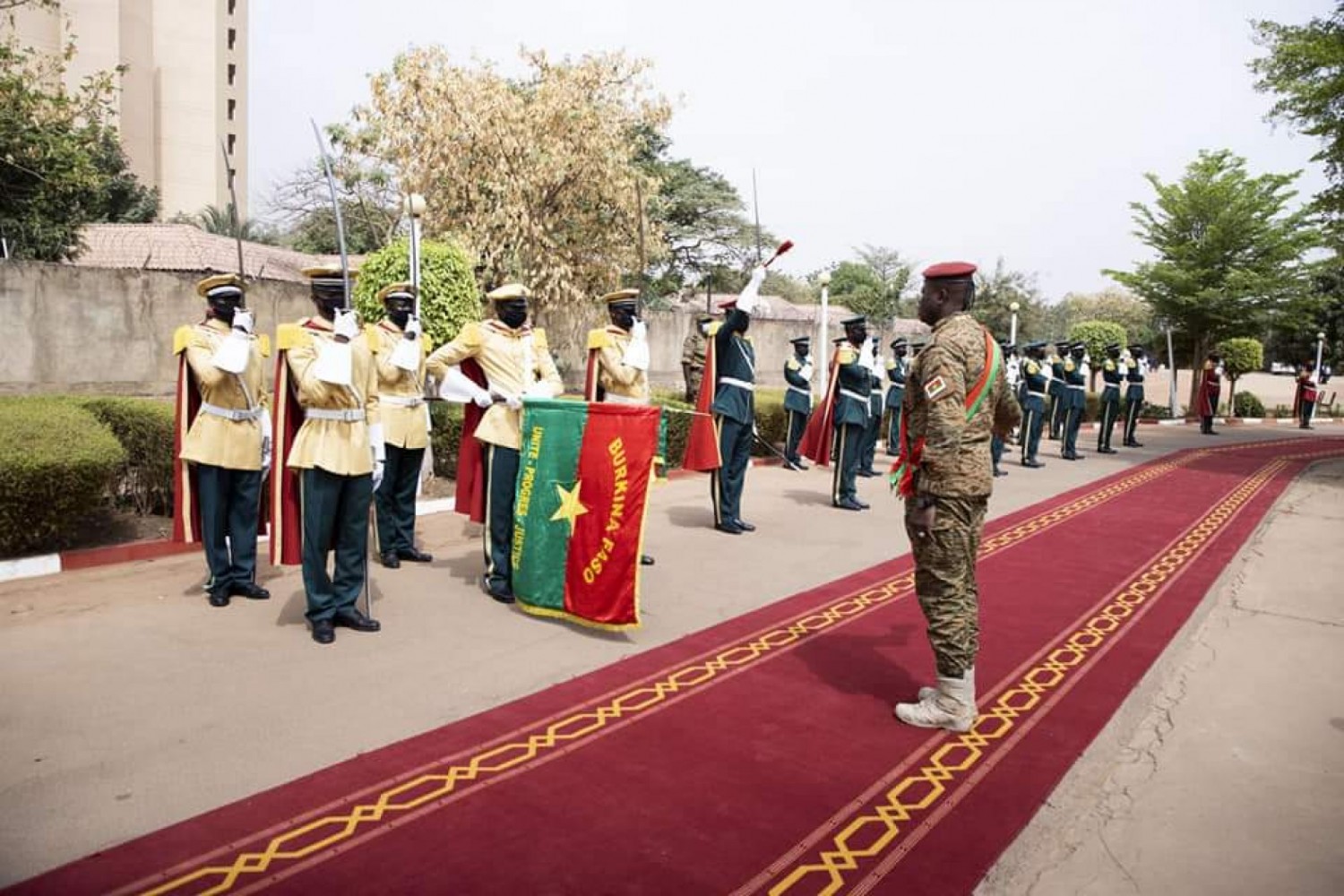 Burkina Faso : Lutte contre le terrorisme, Damiba rappelle les anciens militaires pour reprendre du service