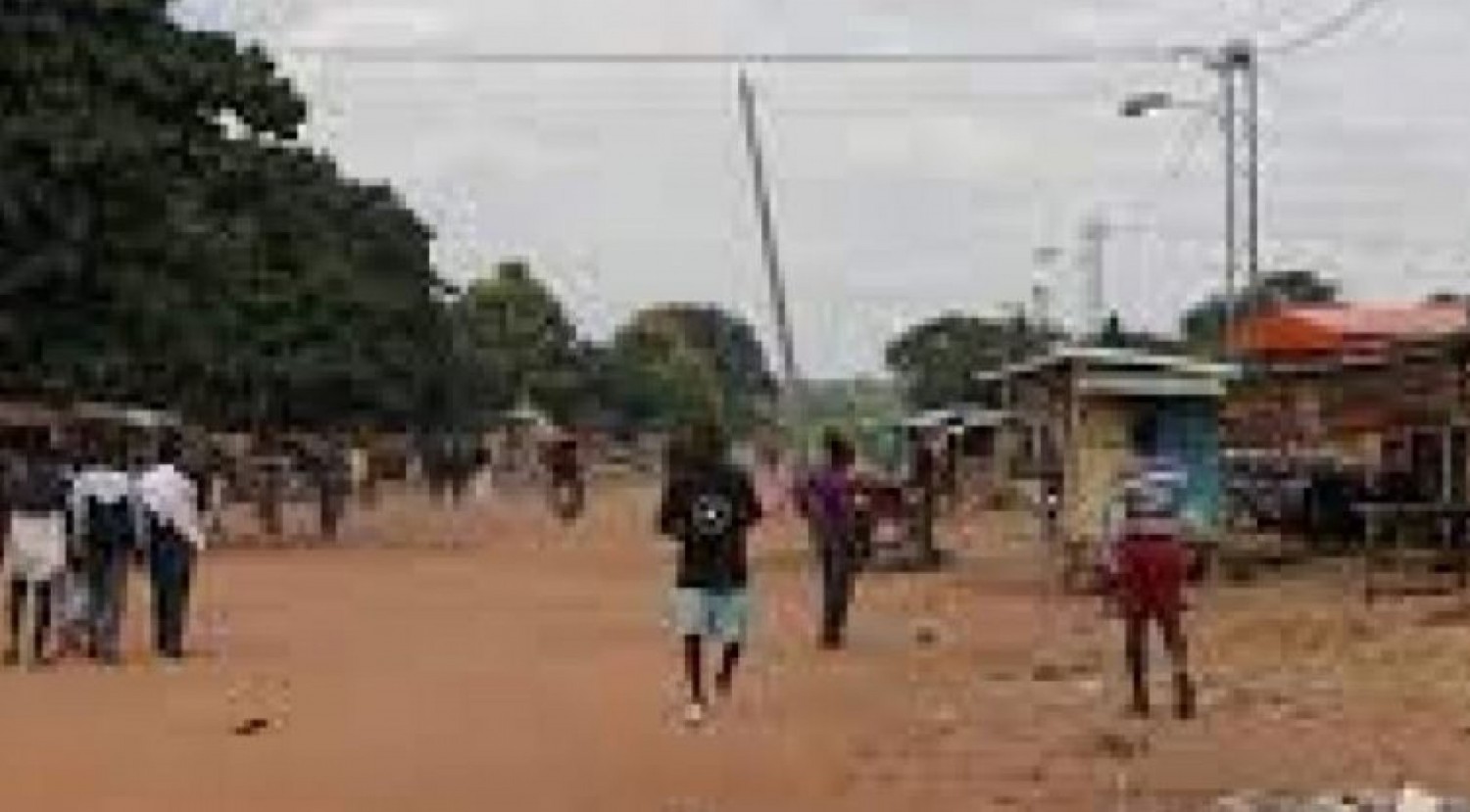 Côte d'Ivoire : Séguéla, suite à une chaude discussion, un jeune féticheur taillade à la machette un vieux de 70 ans pour une affaire de forêt sacrée