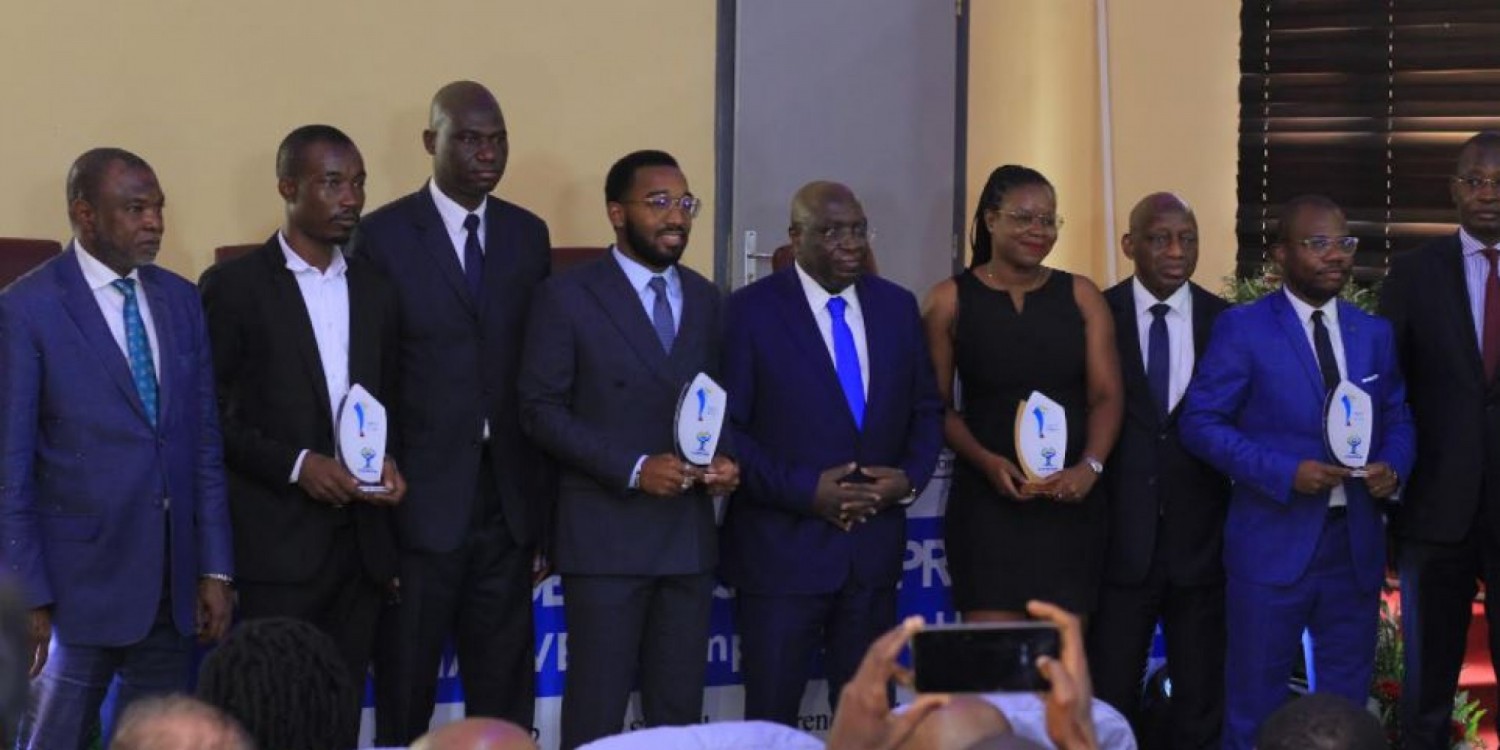 Côte d'Ivoire :    Distinction des lauréats de la 2ᵉ édition de Tremplin start-up UEMOA, le ministre Paul Koffi Koffi salue la disponibilité des autorités