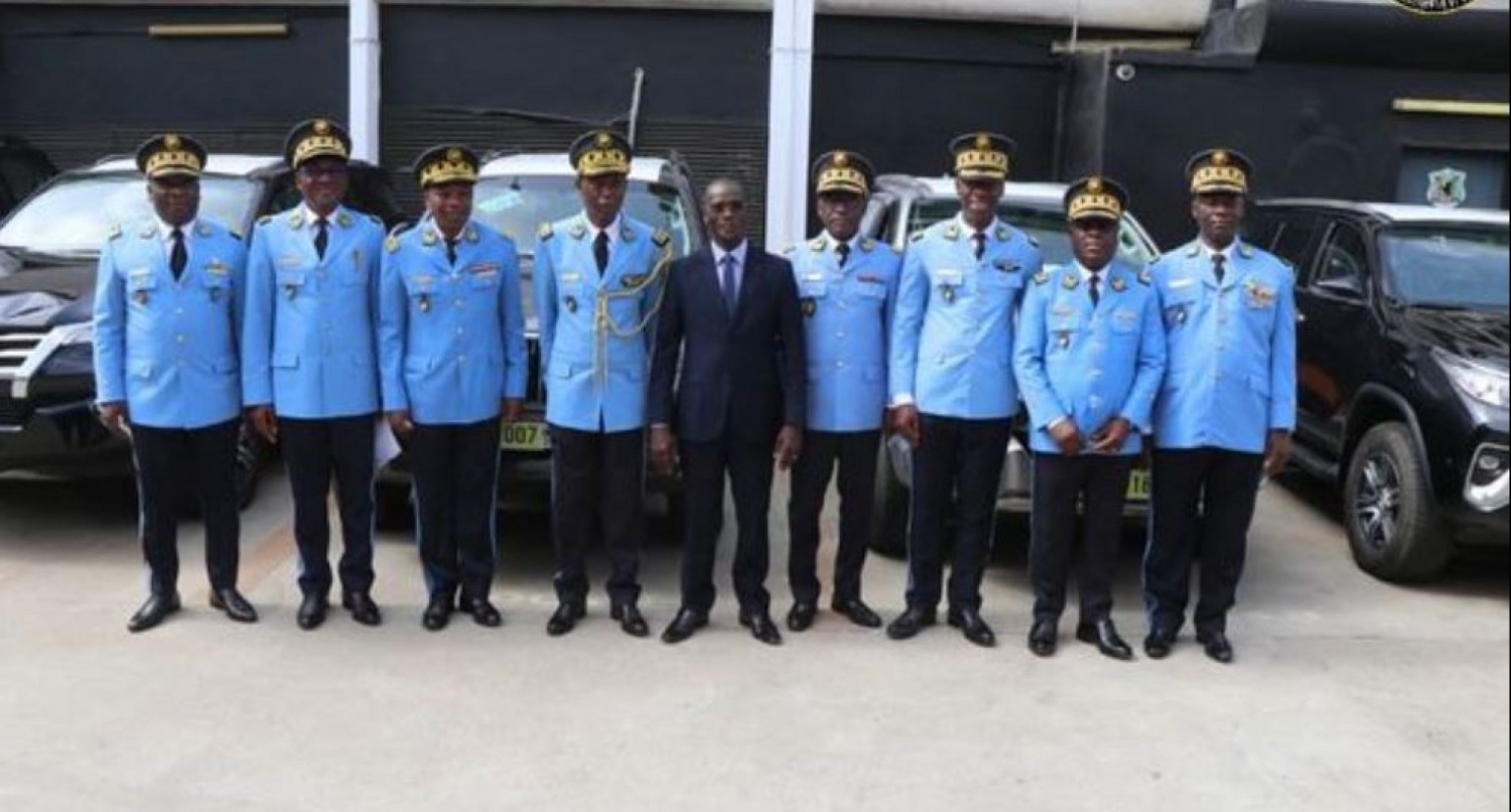 Côte d'Ivoire : Police, des Généraux reçoivent des véhicules de commandement et sont exhortés à  être à l'écoute de leurs hommes