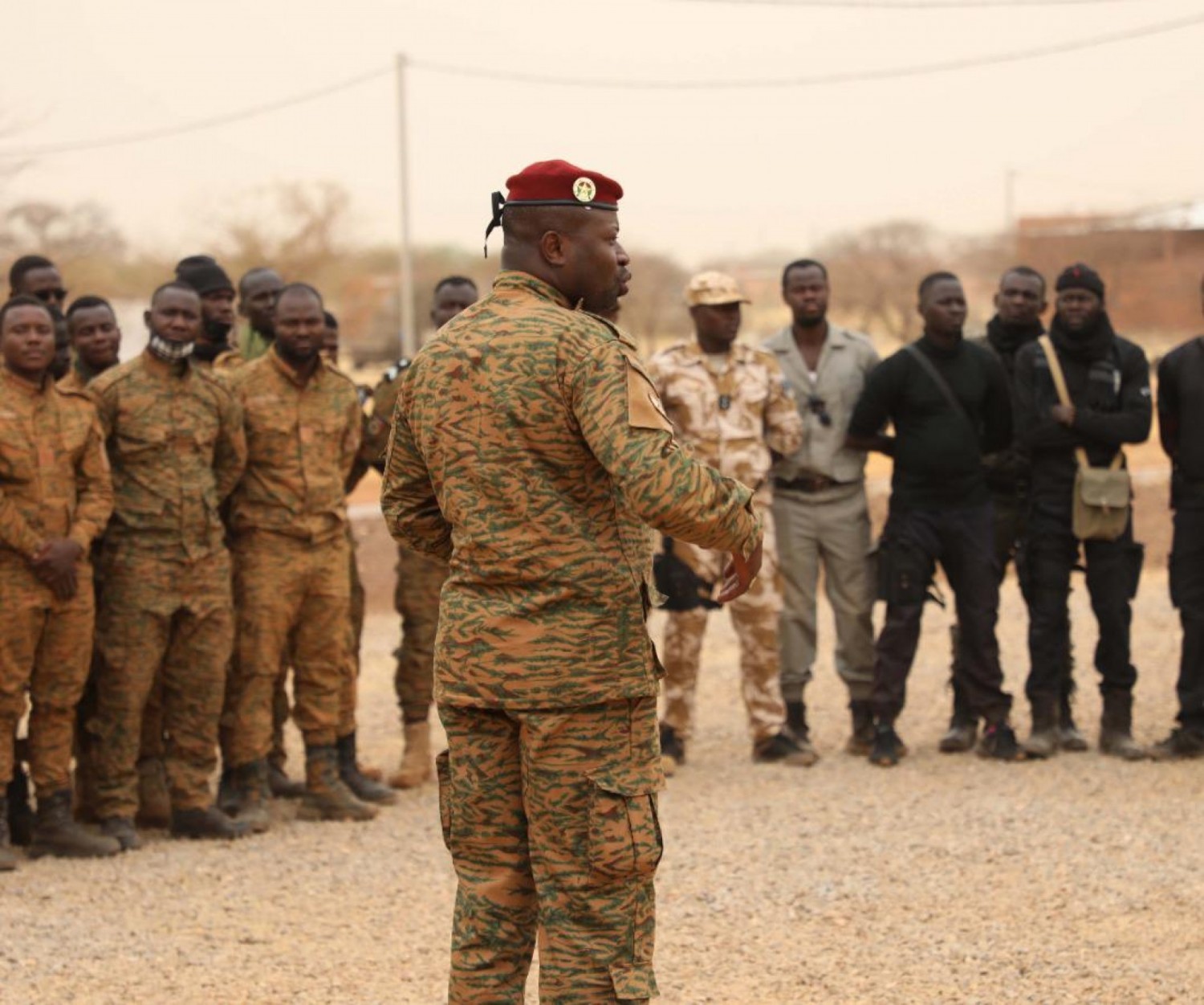 Burkina Faso : Lutte antijihadiste, le Président de la transition galvanise les troupes au front
