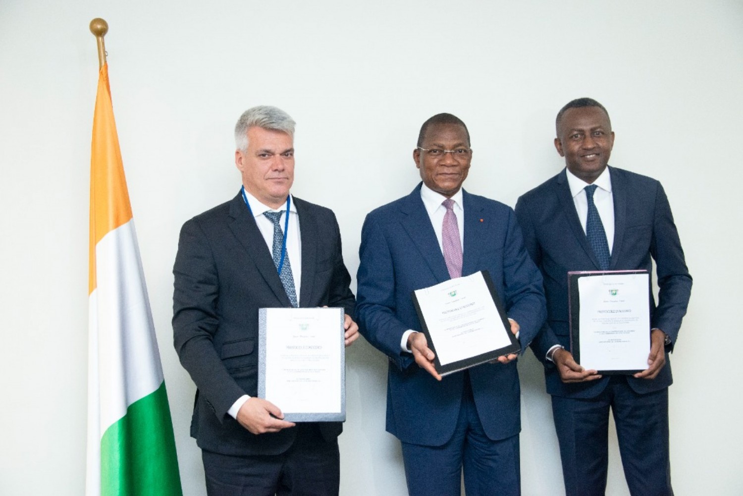 Côte d'Ivoire : Programme présidentiel de logements sociaux, un protocole d'accord signé par Bruno Koné pour une production en masse pour combler le déficit