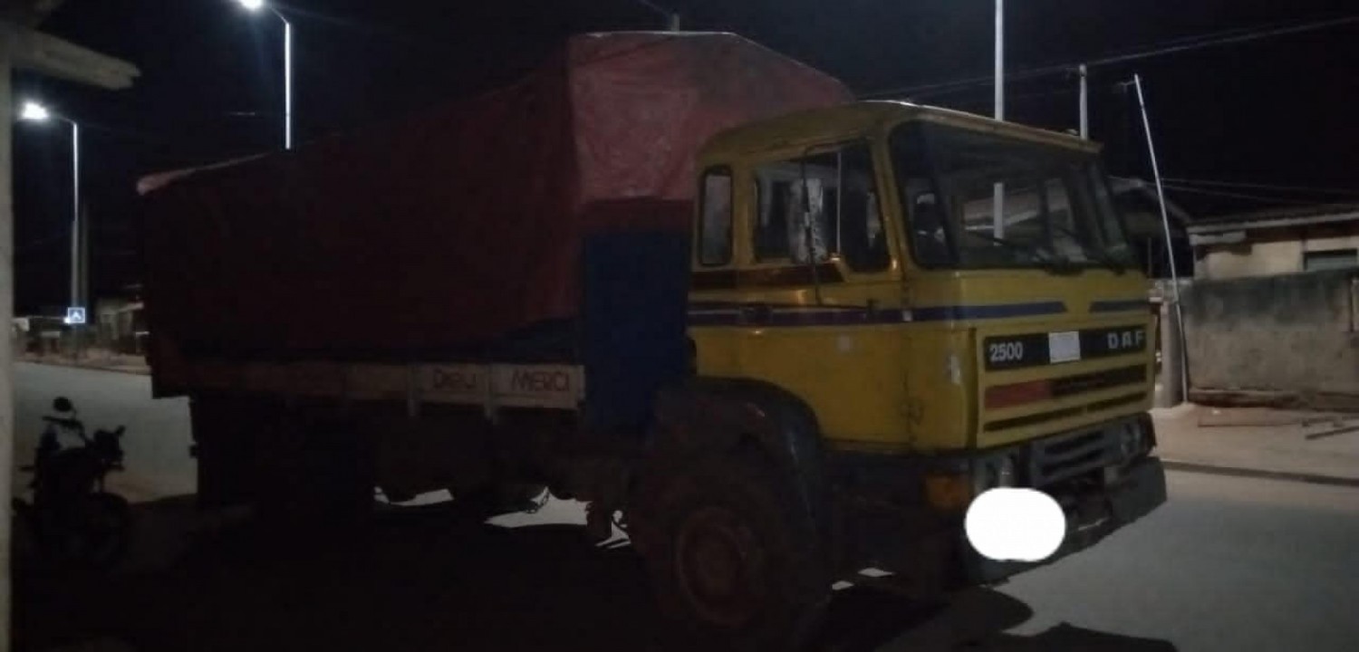 Côte d'Ivoire : Un camion de 10 tonnes transportant un chargement suspect intercepté avec son bord 300 éléments de bois issus du sciage à façon