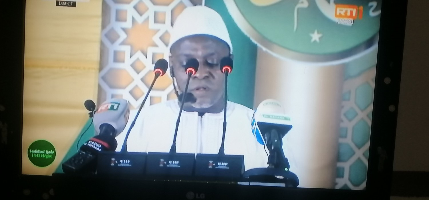 Côte d'Ivoire :    Nuit du destin, l'Imam Arna Konaté : «Les discours des autorités musulmanes ont largement contribué à apaiser les tensions et à éviter le pire dans notre pays »