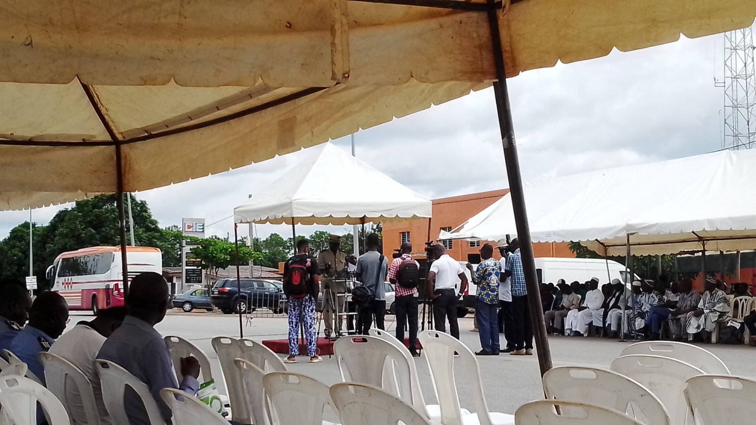 Côte d'Ivoire : Bouaké, Tuo Fozié sermonne les syndicats des travailleurs en les invitant à des « rencontres constantes, au lieu d'attendre uniquement le 1er mai »