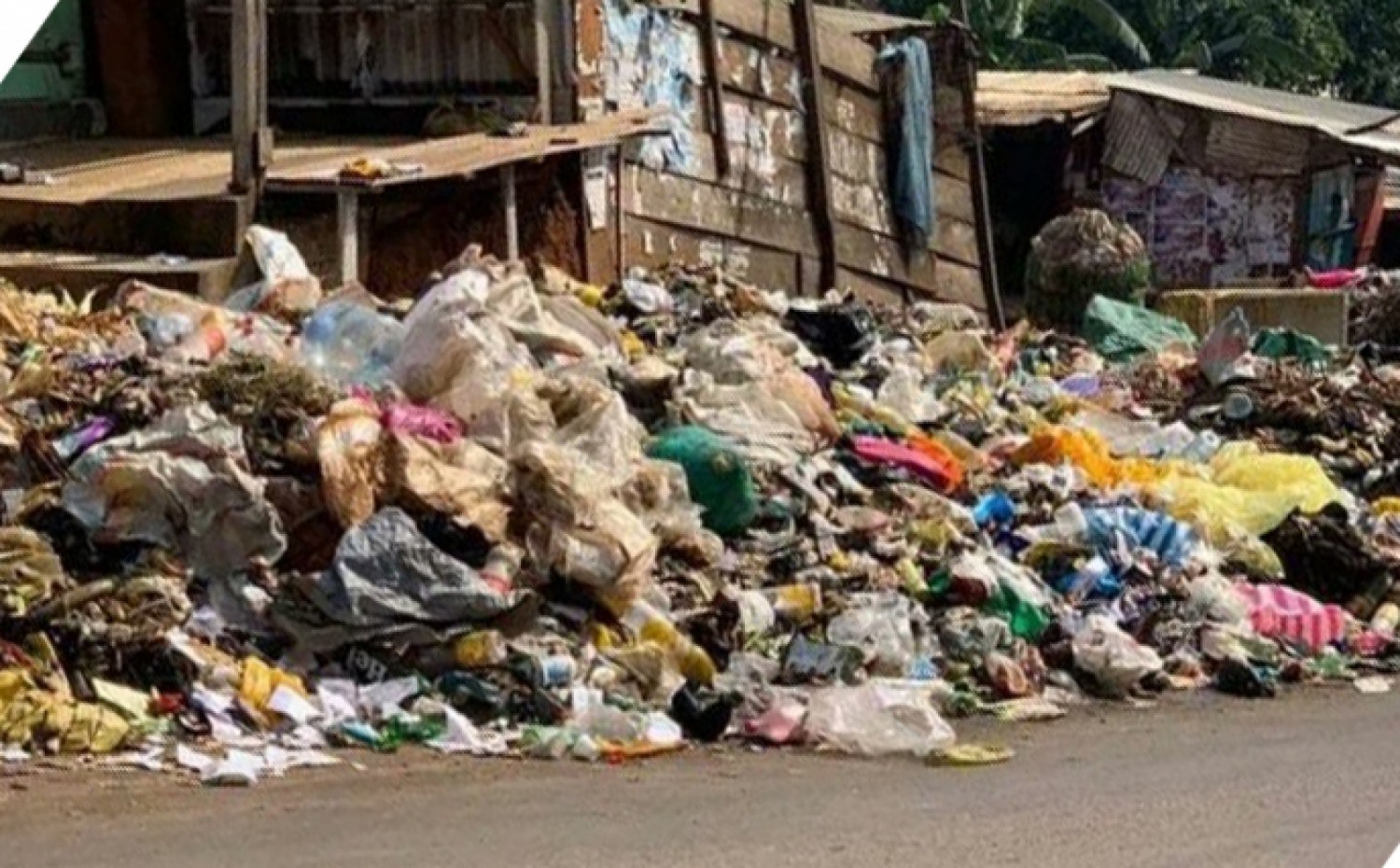 Cameroun : À Yaoundé, la collecte d'ordures est perturbée, les poubelles s'amoncellent