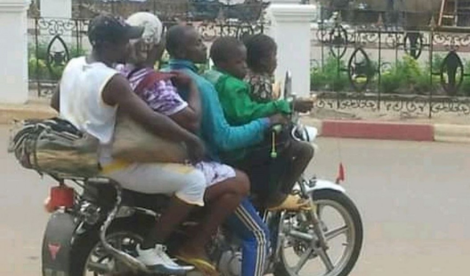 Cameroun : Attouchements sexuels: plusieurs femmes racontent comment des hommes les tripotent lors des surcharges en moto