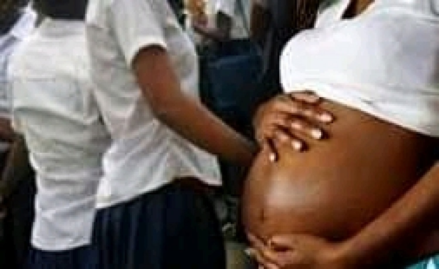 Cameroun : Élèves - mères , le gouvernement envisage des sanctions contre les enseignants auteurs des grossesses
