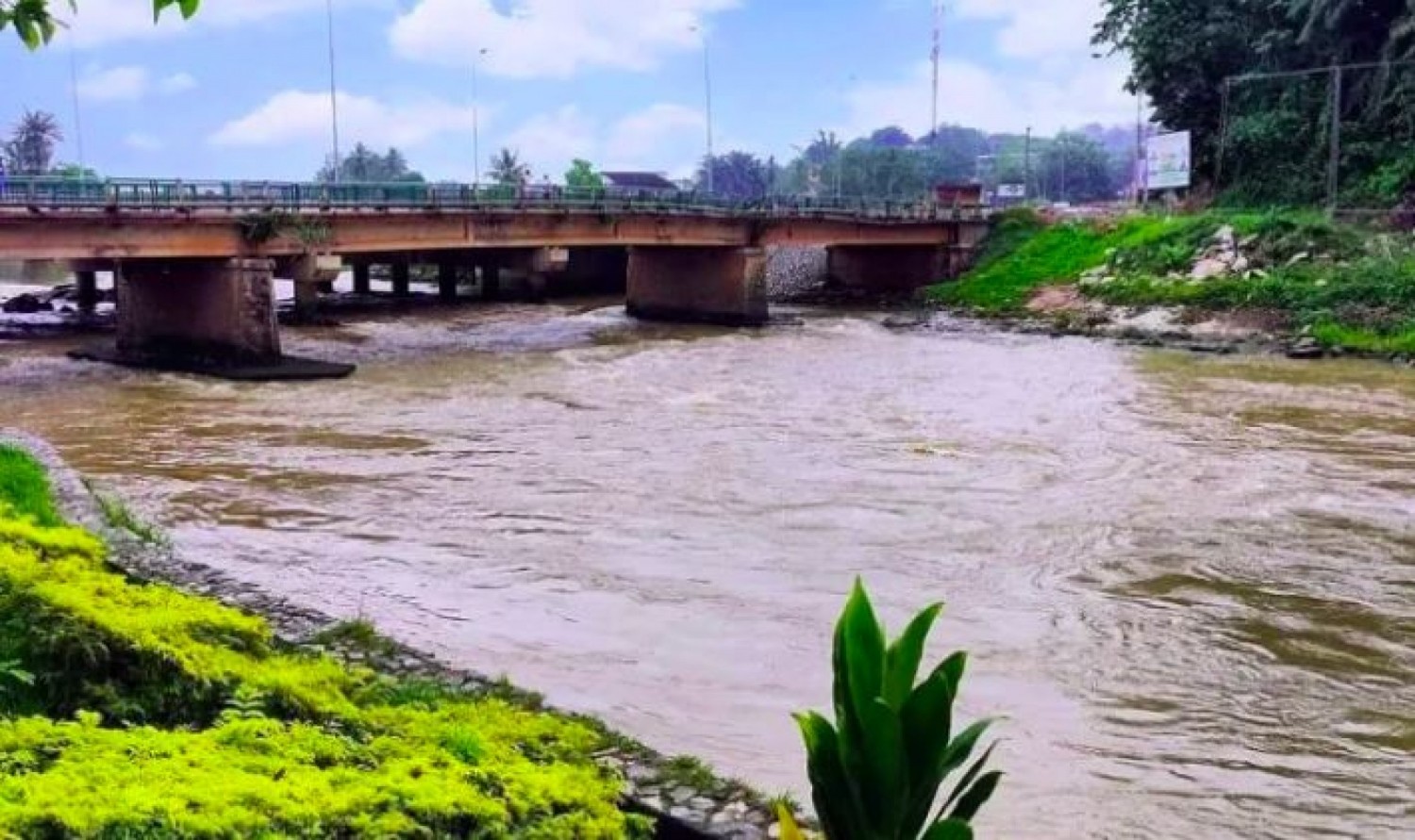 Côte d'Ivoire : Aboisso, un homme et une femme, deux allochtones périssent dans le fleuve Bia lors de leur traversée en pirogue
