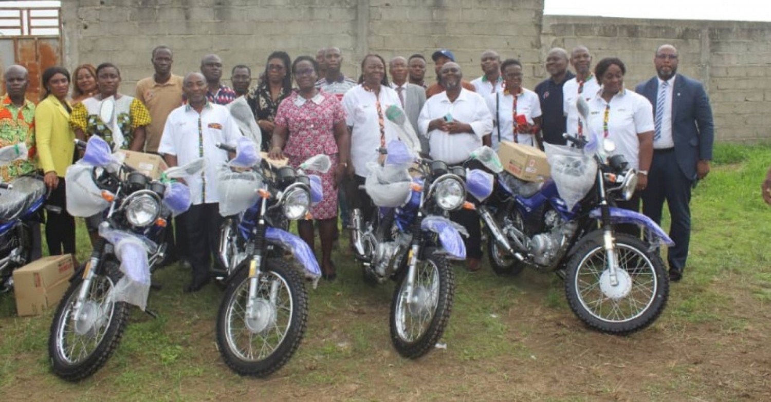 Côte d'Ivoire : 106 motos pour renforcer le suivi des patients vivant avec le VIH-SIDA et la tuberculose