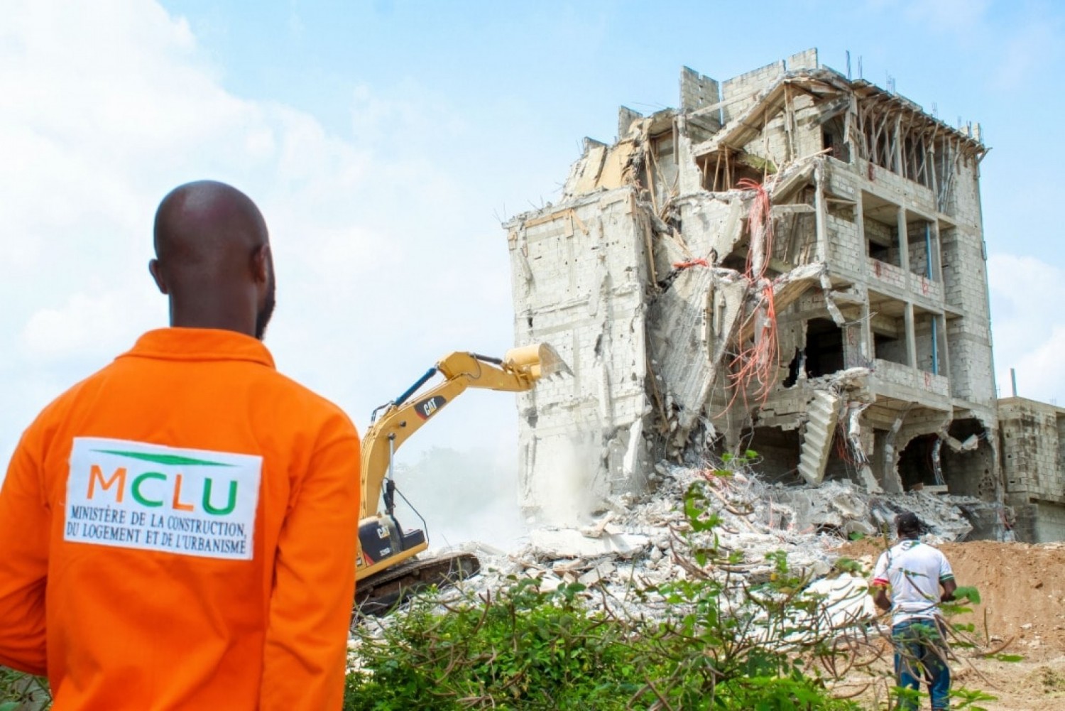 Côte d'Ivoire : Yopougon, érigé sans autorisation, un immeuble R+5 démoli