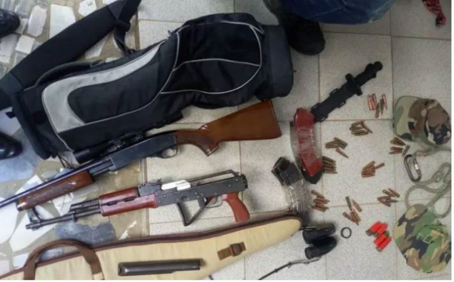 Côte d'Ivoire : Yopougon, des armes saisies au domicile d'un individu se disant « collaborateur extérieur du ministère de la défense »