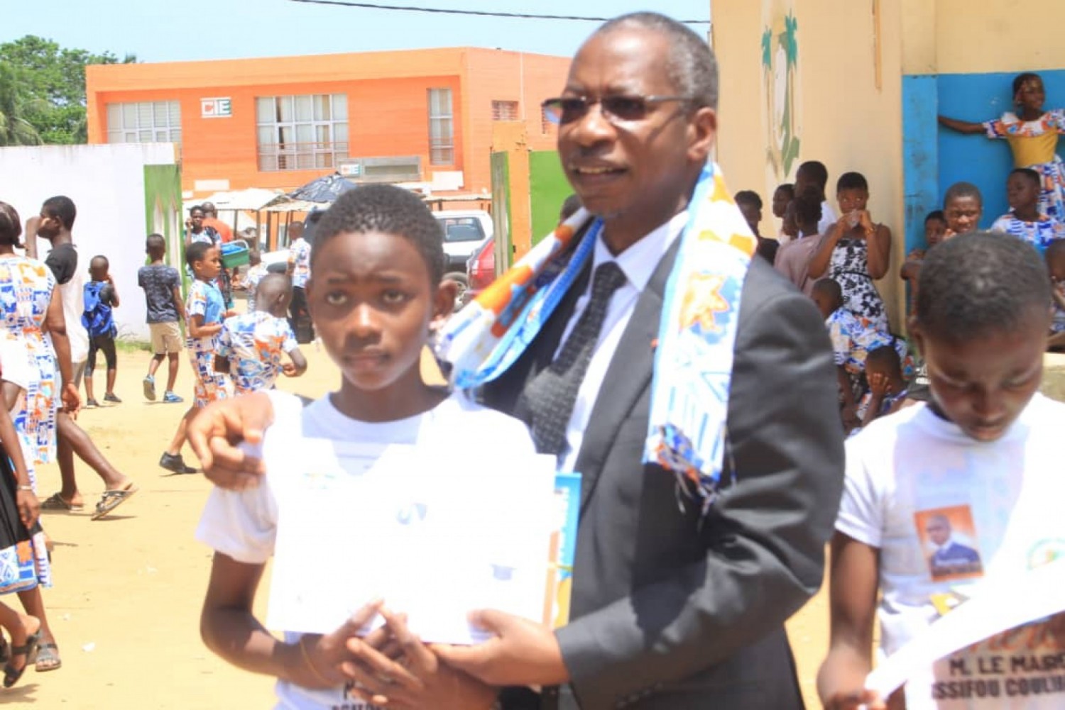 Côte d'Ivoire : Les 60 meilleurs élèves du Groupe Scolaire Niangon Antenne récompensés par la Mairie de Yopougon