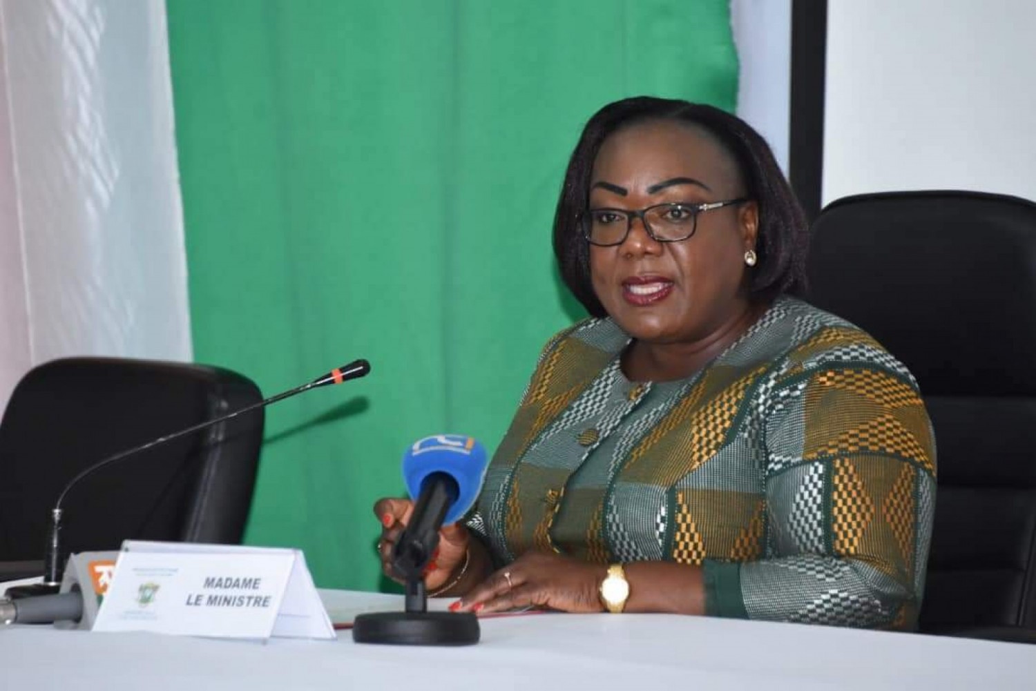 Côte d'Ivoire:    Fixation des conditions d'accession à la fonction de Directeur des Affaires administratives financières auprès des ministères