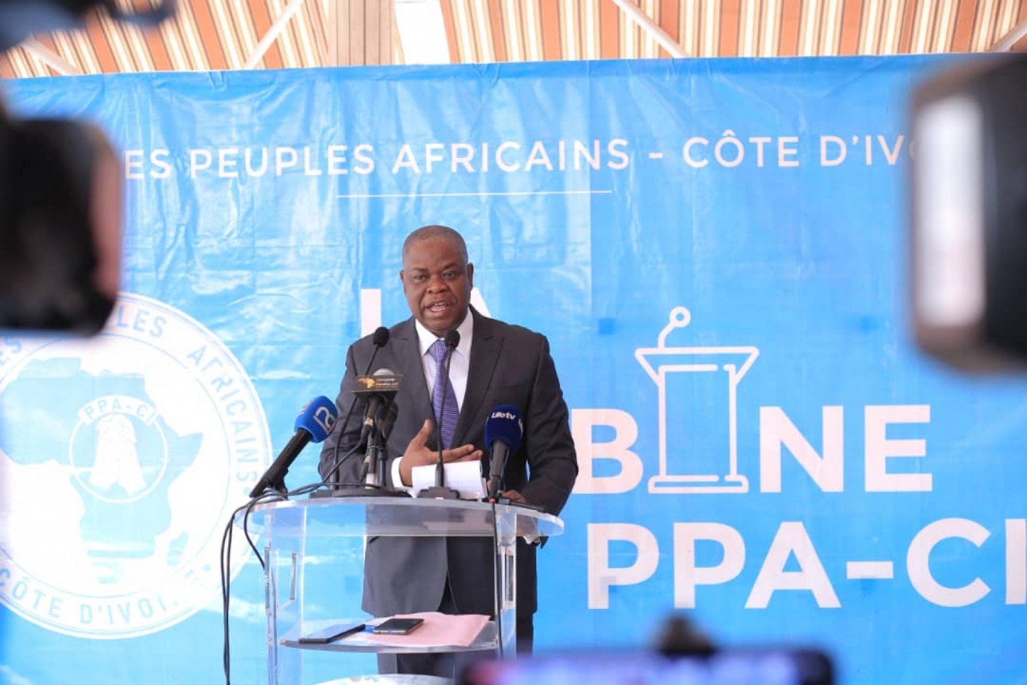 Côte d'Ivoire : Hausse du prix du carburant, dialogue politique, drogue, le Parti de Gbagbo critique, propose « ses solutions » et exige son intégration au sein de la CEI