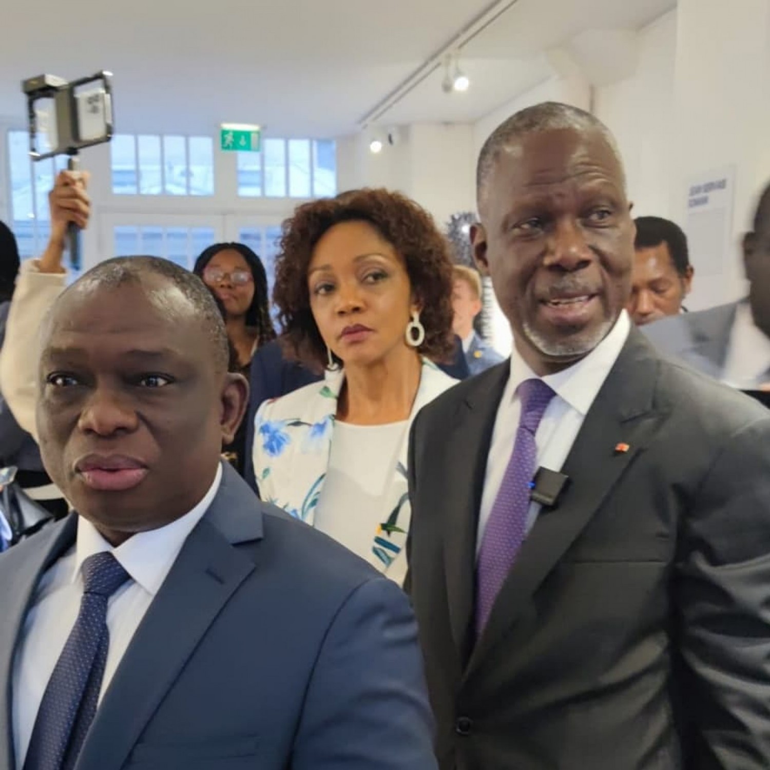 Côte d'Ivoire : Abidjan séduit Paris à l'exposition « Identités Contemporaines » en présence de l'Ambassadeur Maurice Bandama et du Ministre KKB