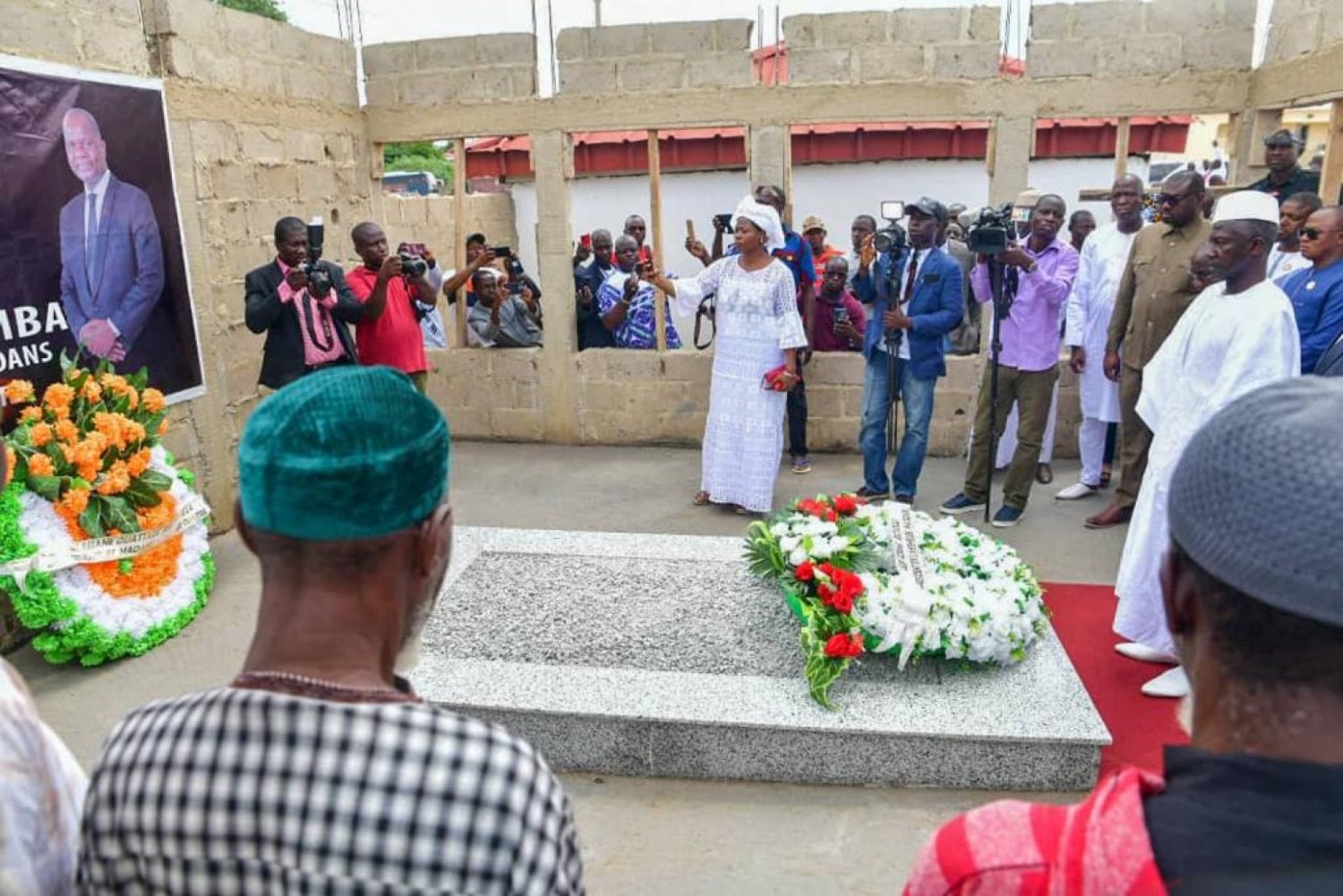 Côte d'Ivoire :    Assemblée nationale, Bictogo se recueille sur les tombes de Hamed, Amadou et de Gon