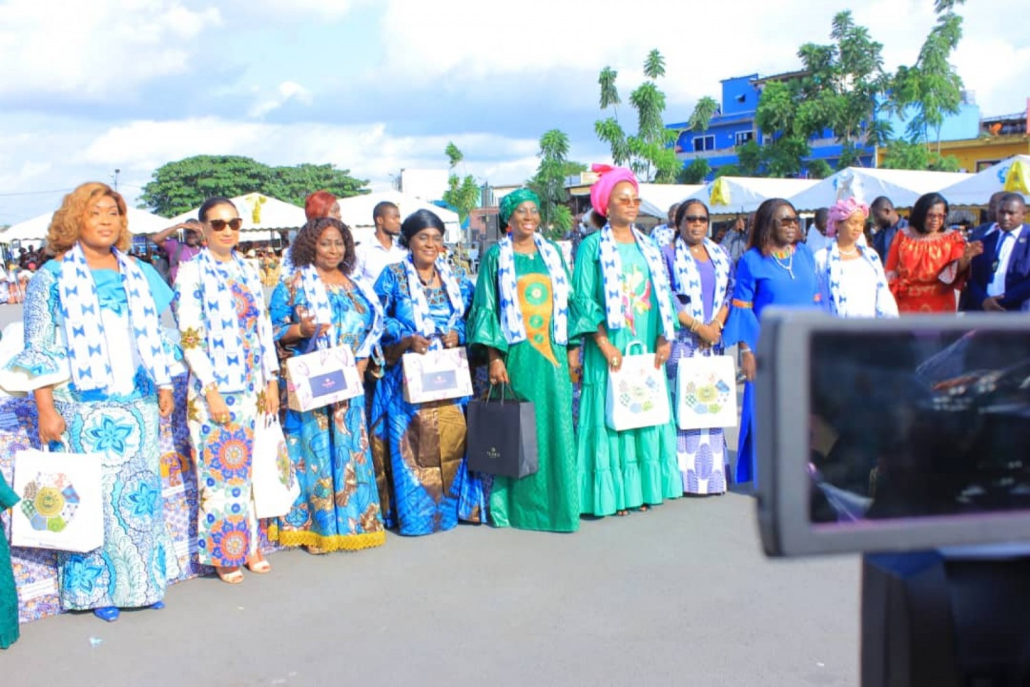 Côte d'Ivoire :  Abobo, plusieurs mères et papas célébrés par Kandia et Nassénéba, la ministre assure les femmes de sa disponibilité pour remédier à leur autonomisation