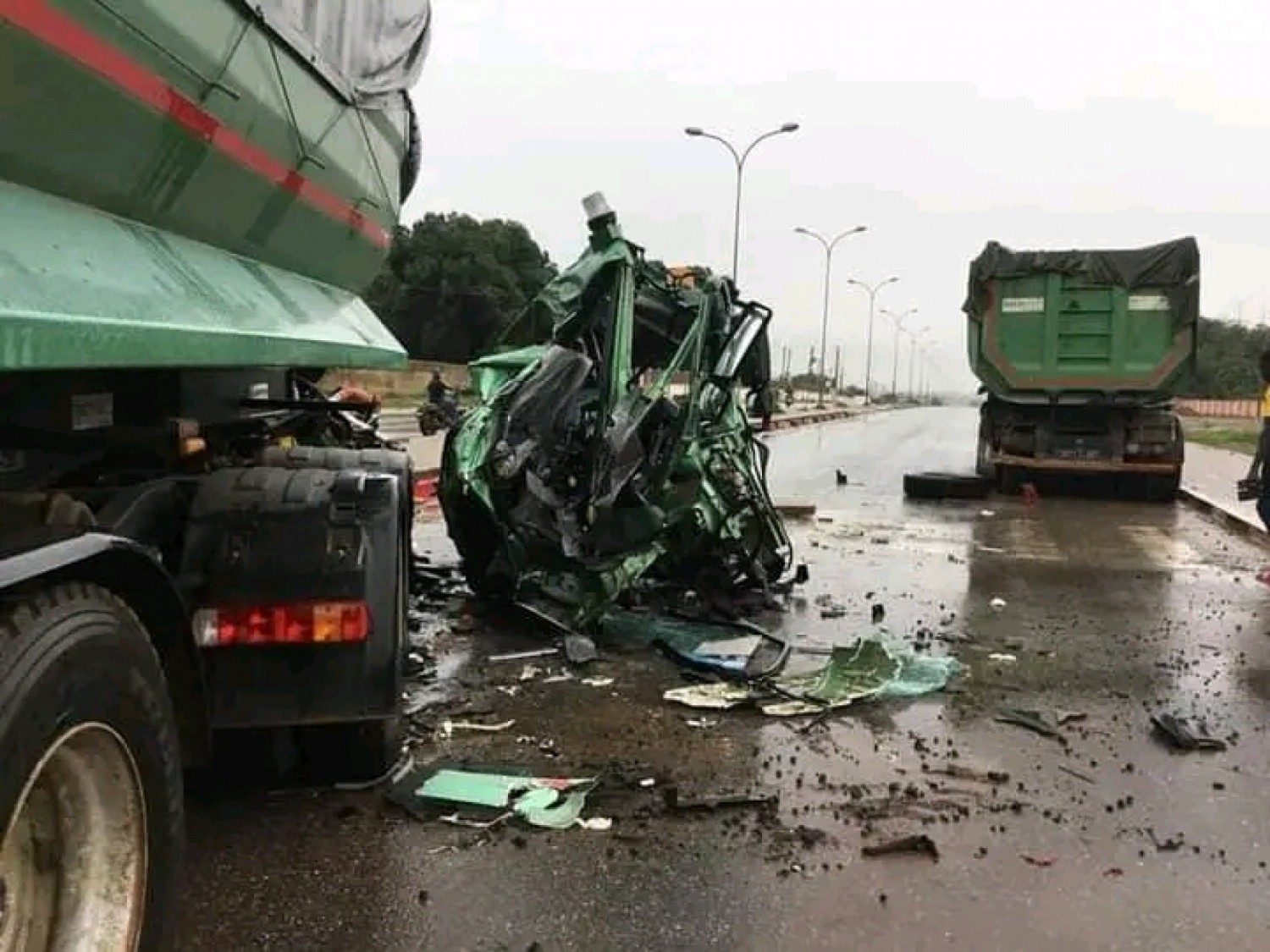 Côte d'Ivoire : Sous une forte pluie, un camion percute un autre, 1 mort