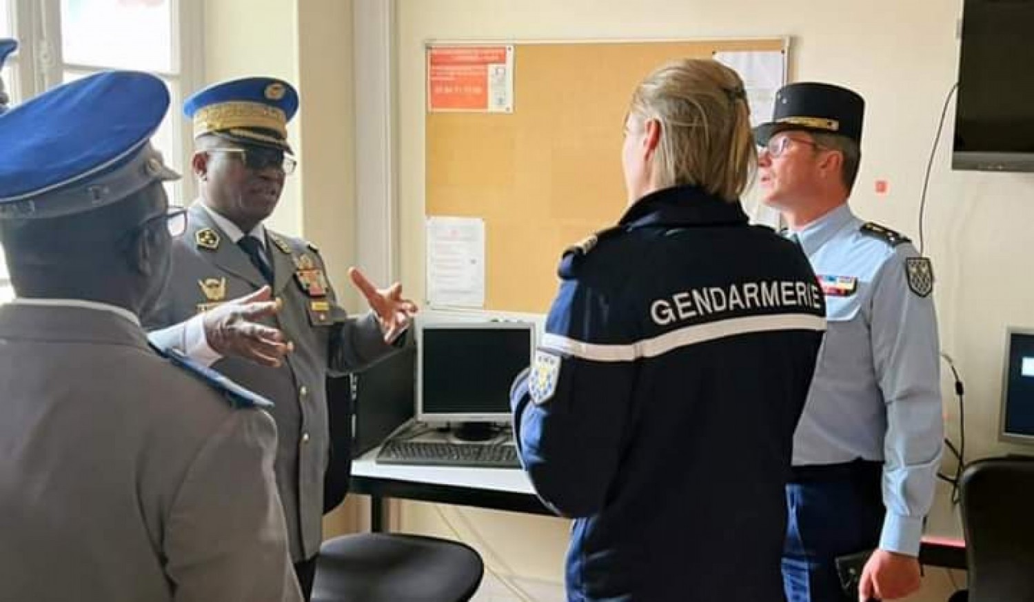Côte d'Ivoire - France : En mission, le Général Apalo Touré s'imprègne du fonctionnement de la gendarmerie française