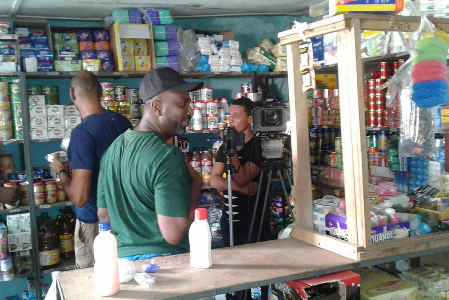 Côte d'Ivoire : Adzopé, alors qu'il s'apprêtait à faire un versement à sa banque, un boutiquier braqué par 02 individus armés de kalachnikov