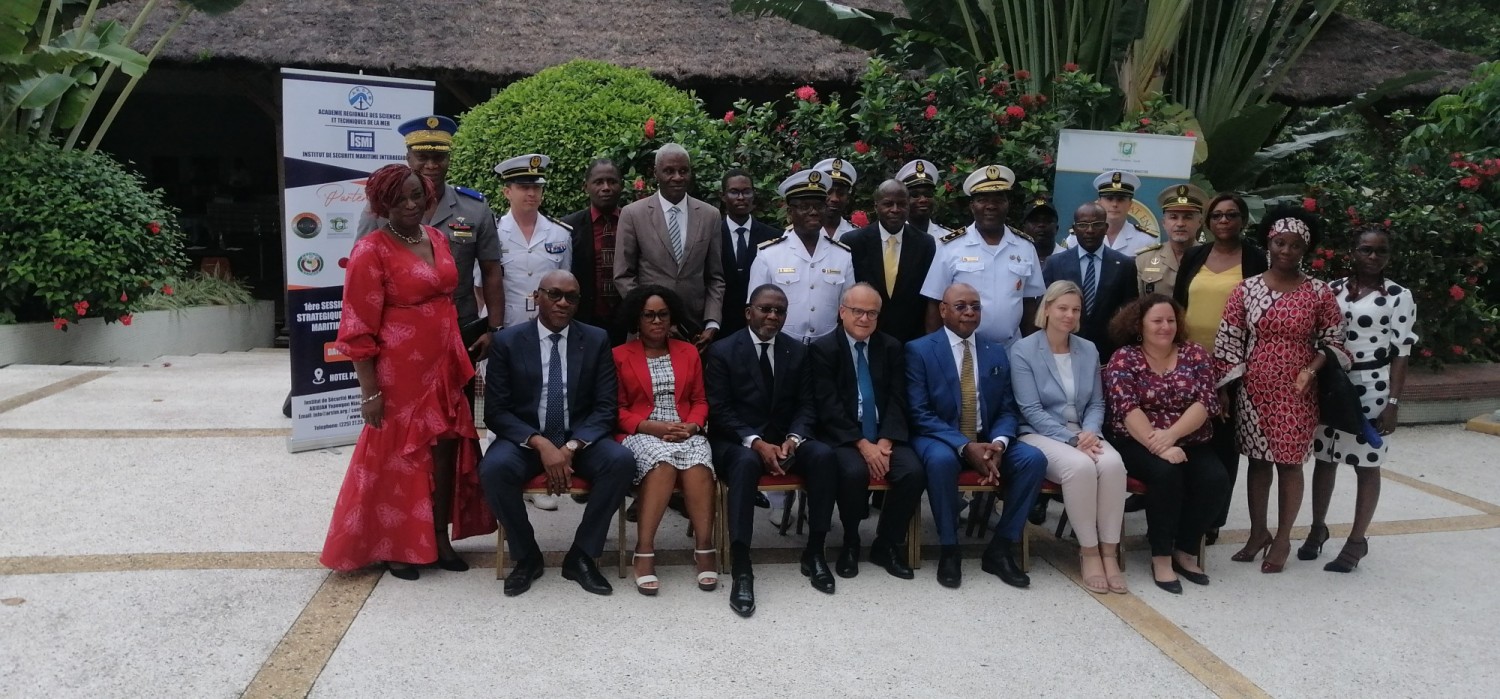 Côte d'Ivoire :    Le Lieutenant colonel Abé Aké Lazare, Administrateur des Affaires maritimes et portuaires confirmé Directeur de l'Institut de sécurité maritime interrégional