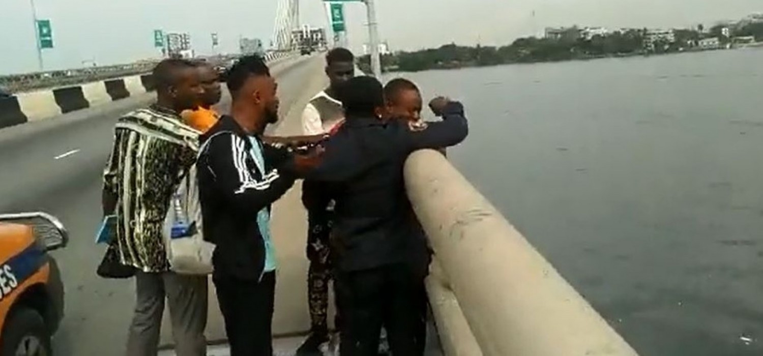 Nigeria-Togo :  Un togolais empêché de se jeter d'un pont dans la lagune à Lagos