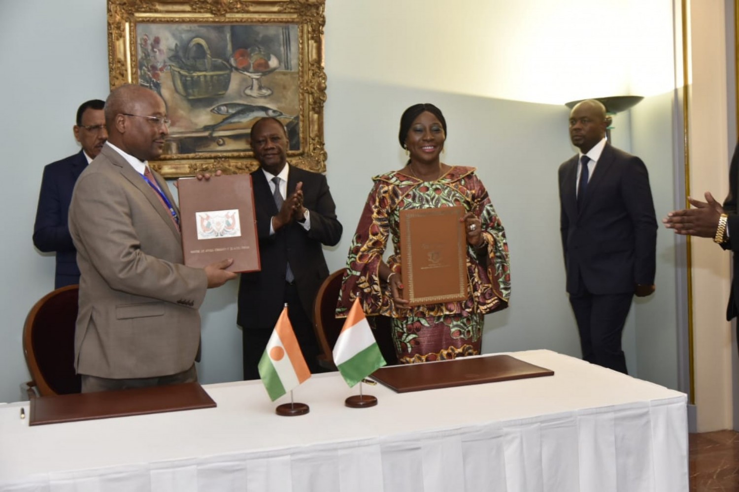 Côte d'Ivoire :  Visite officielle de Bazoum à Abidjan, cinq accords signés dont un Mémorandum d'entente entre les deux ministères des Affaires étrangères