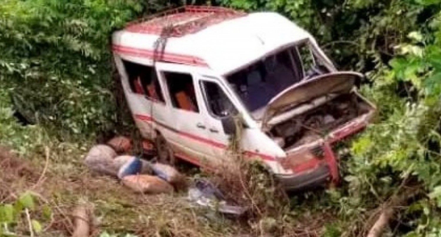 Côte d'Ivoire : Bondoukou, son volant bloqué en pleine circulation, le conducteur entraine son véhicule dans le ravin, 19 victimes