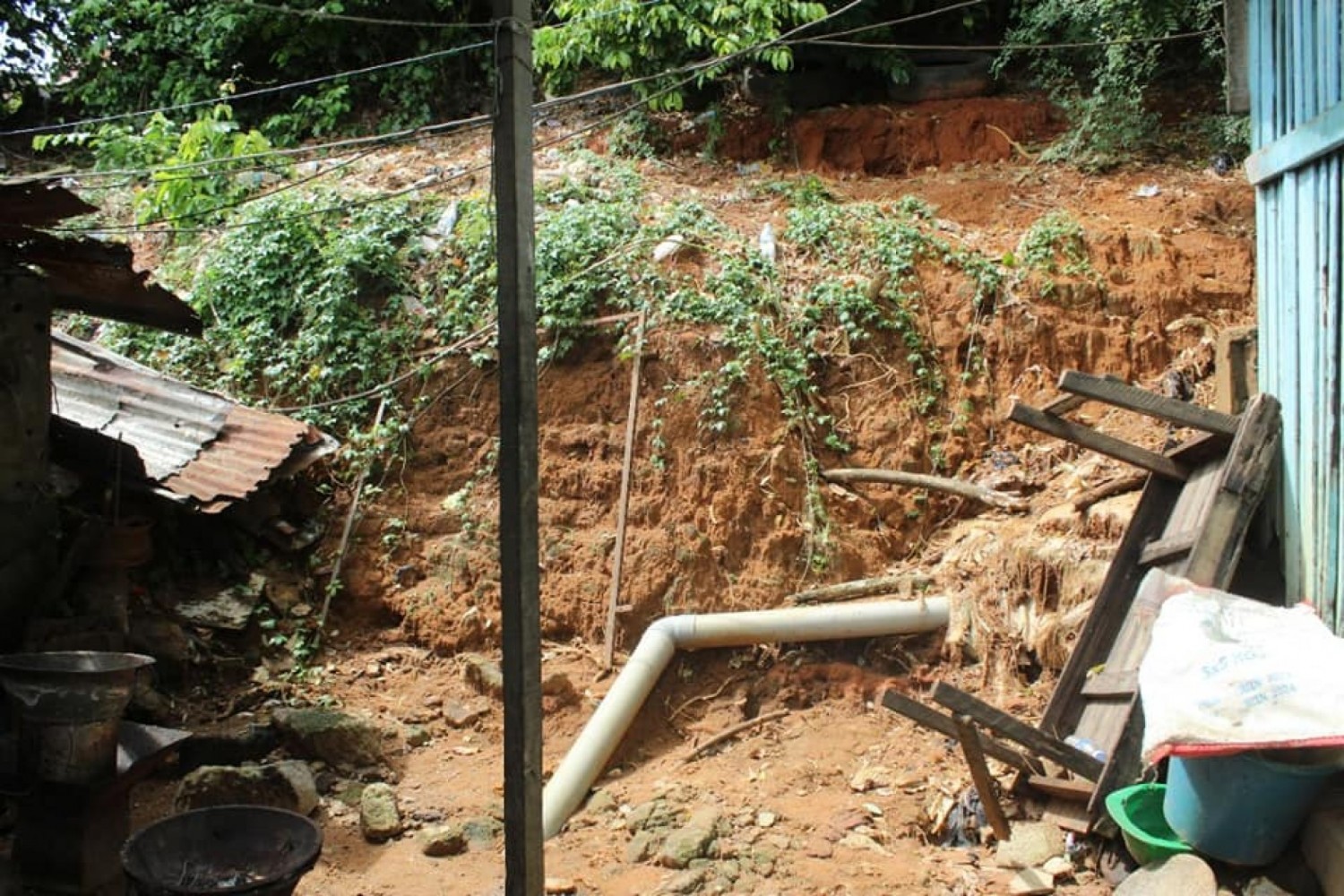 Côte d'Ivoire : 02 morts et 01 blessé dans un éboulement de terrain survenu non loin de la Caréna, les précisions des services de Bruno Koné