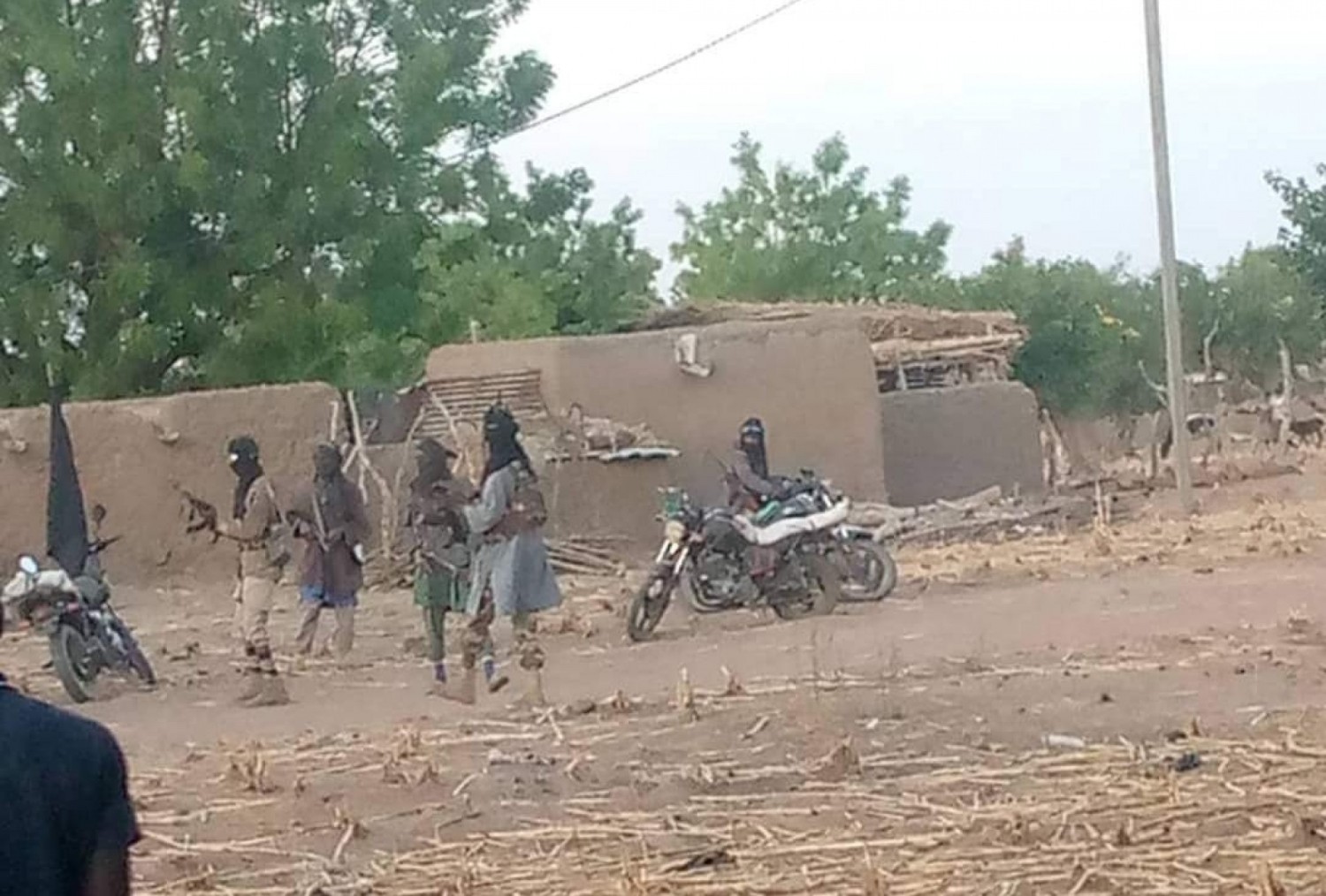 Burkina Faso : Plus de 18 personnes tuées par des terroristes à Bourasso