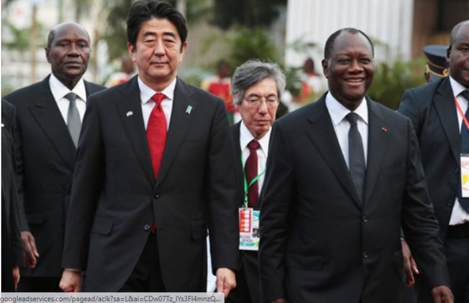 Côte d'Ivoire-Japon : Décès de l'ancien Premier Ministre Shinzo Abe, Ouattara peiné, rend hommage à un grand Homme d'Etat