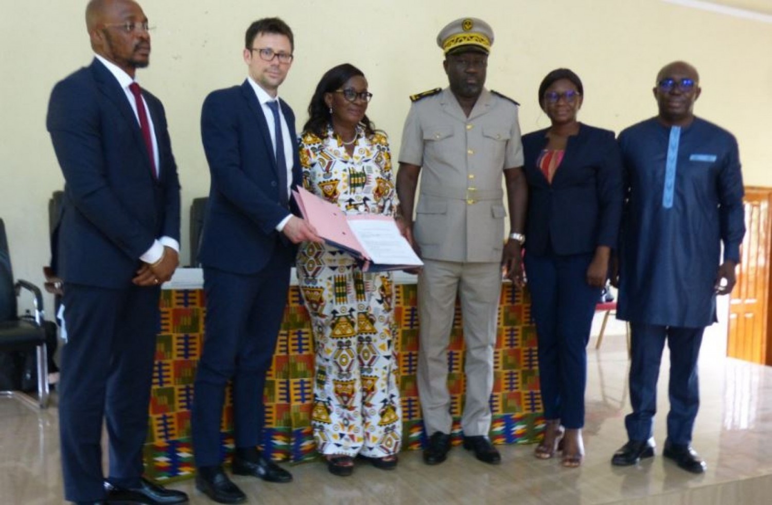Côte d'Ivoire :    Agou, un opérateur italien signe une convention avec la maire pour la réalisation du projet « Agou ville nouvelle » à travers la construction de 1750 logements